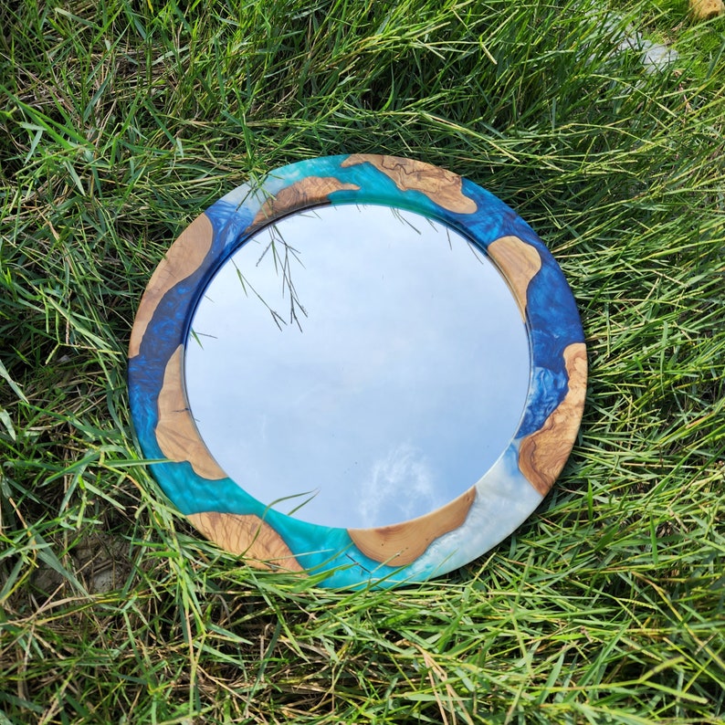 Resin and Olive Wood Round Mirror, Custom Resin And Wooden Mirror. Wooden Mirror, Rustic Mirror, made to Order mirror Round Mirror